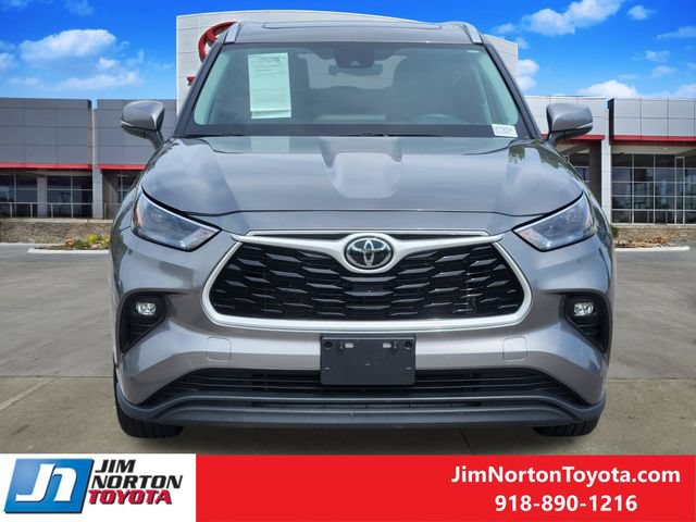 Used 2025 Toyota Highlander XLE AWD/4WD video 2