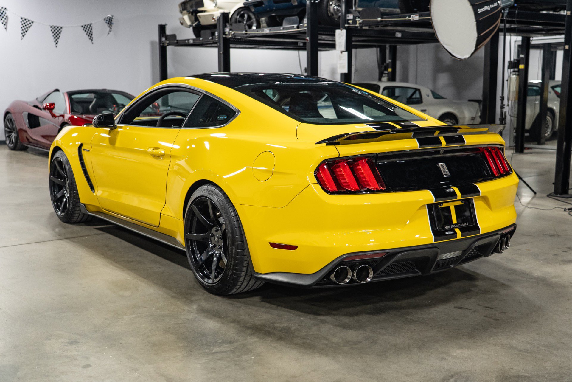 Used 2016 Ford Mustang Shelby GT350 w/ Track Package image 5