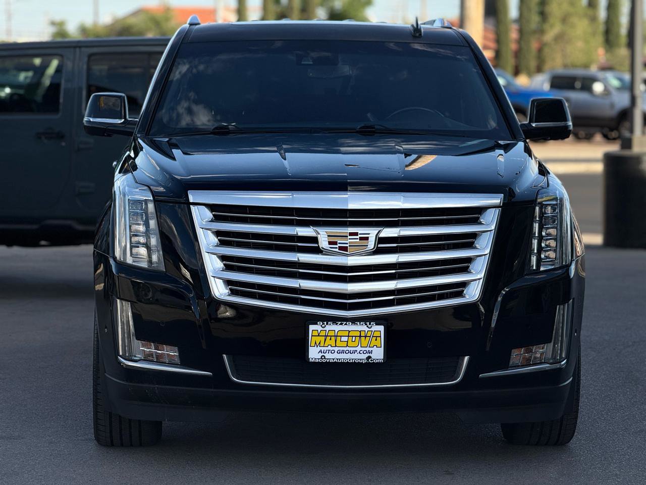 Used 2017 Cadillac Escalade Platinum RWD image 3