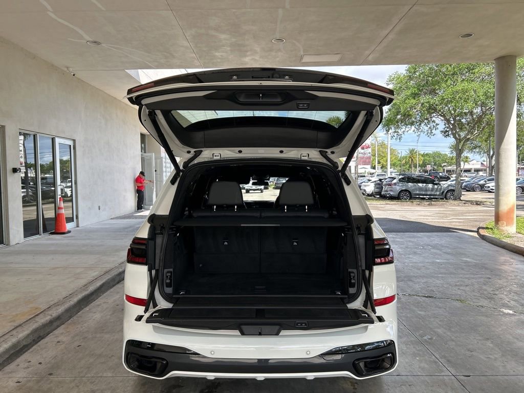 Used 2024 BMW X7 xDrive40i w/ M Sport Package image 48
