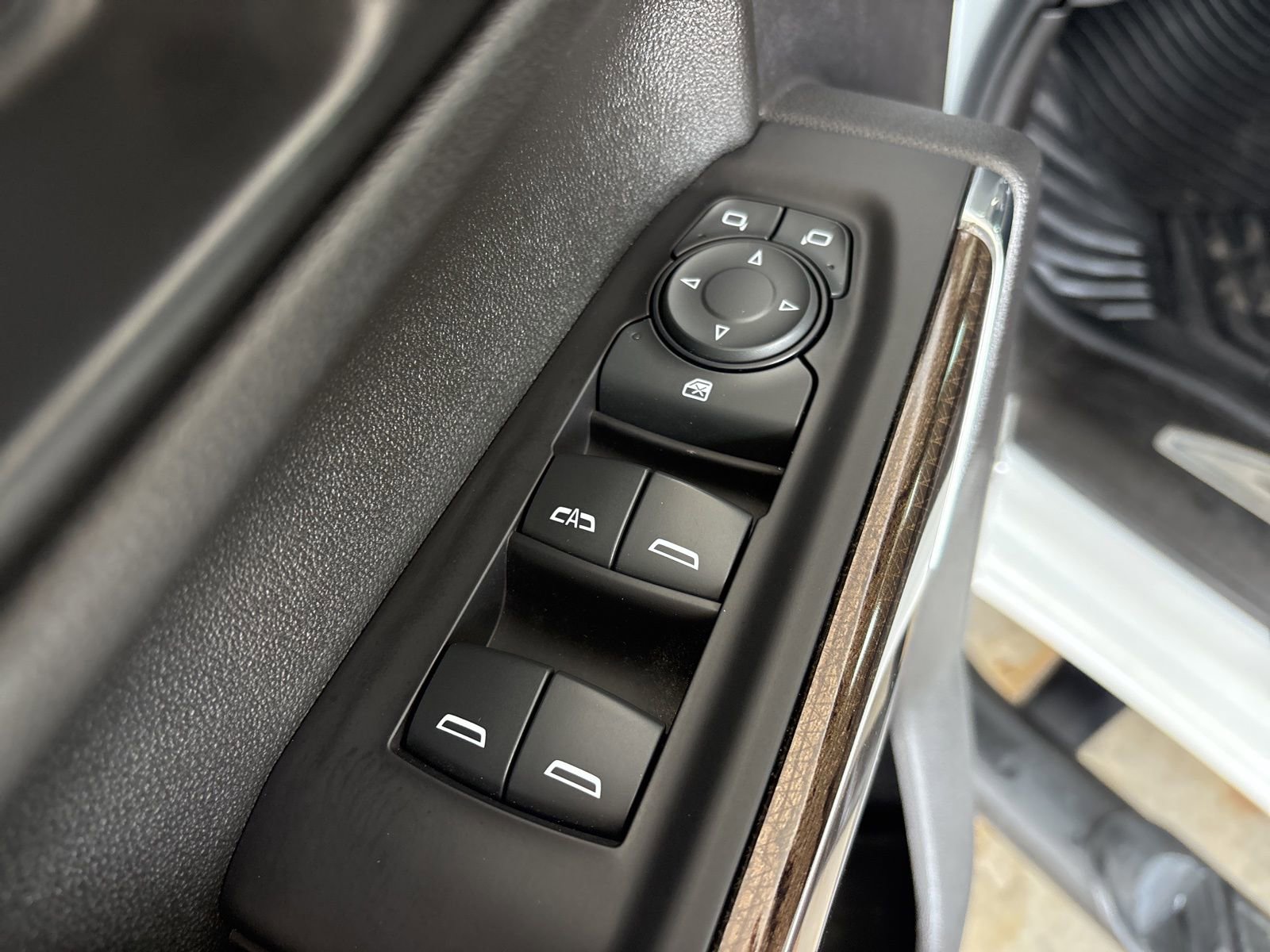 Used 2021 Chevrolet Silverado 1500 LT Trail Boss w/ Convenience Package II image 12