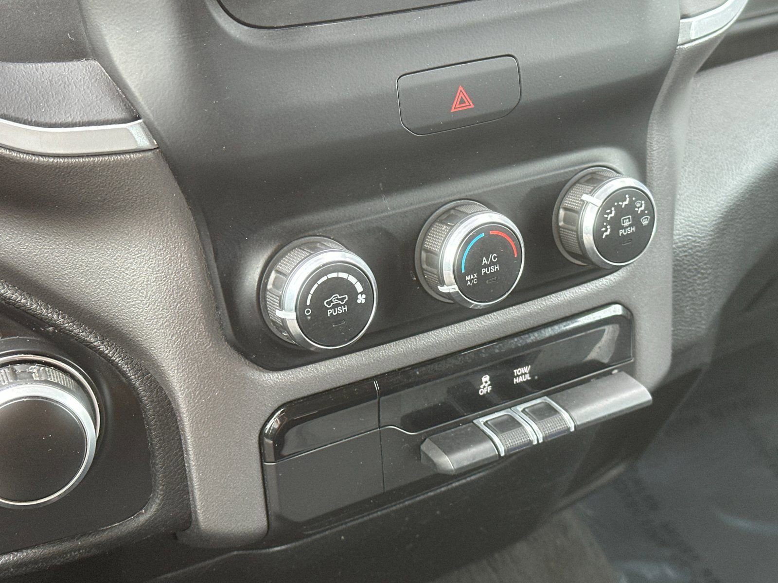 Used 2020 RAM 1500 Big Horn RWD image 19