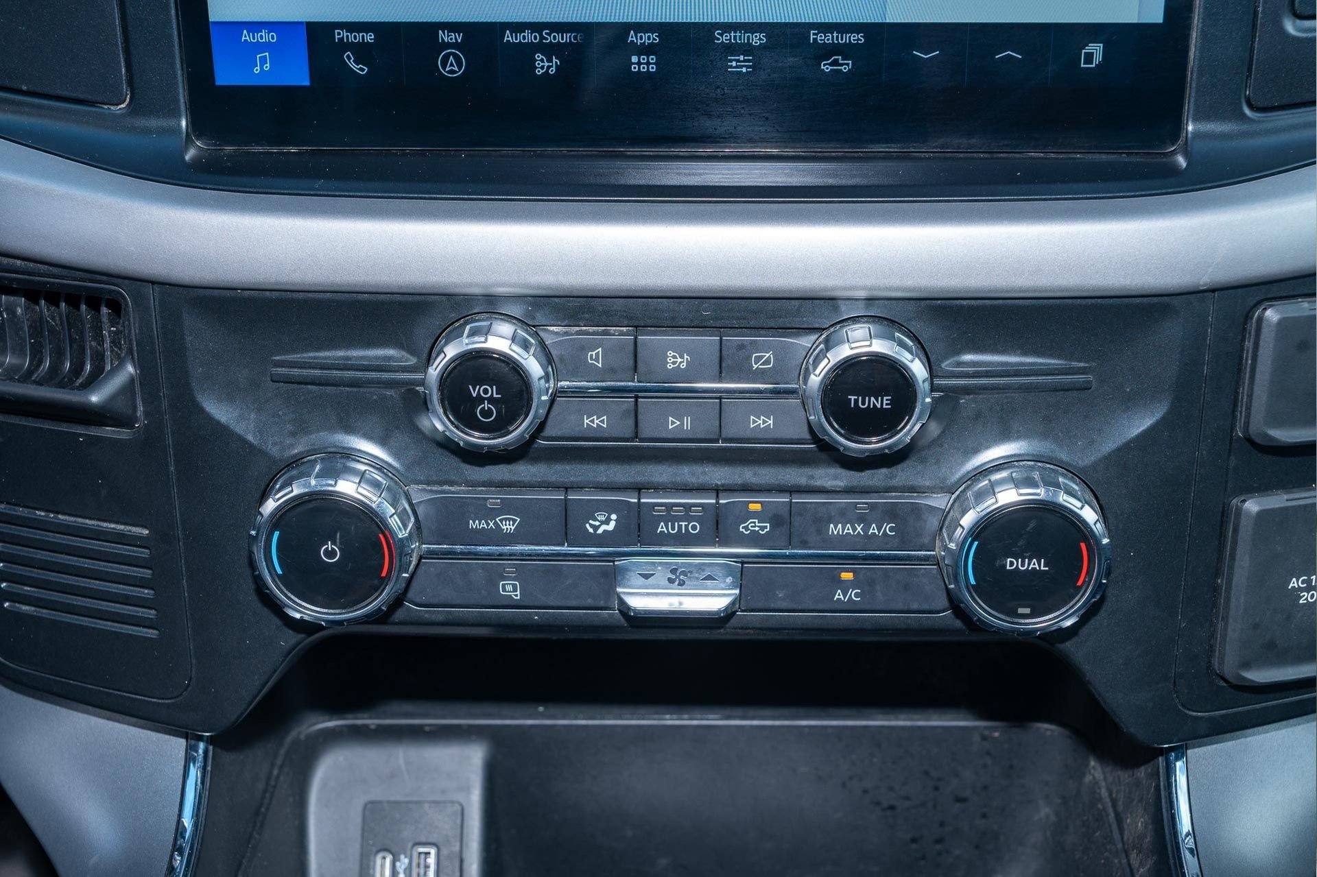 Used 2022 Ford F150 Lightning Pro image 22