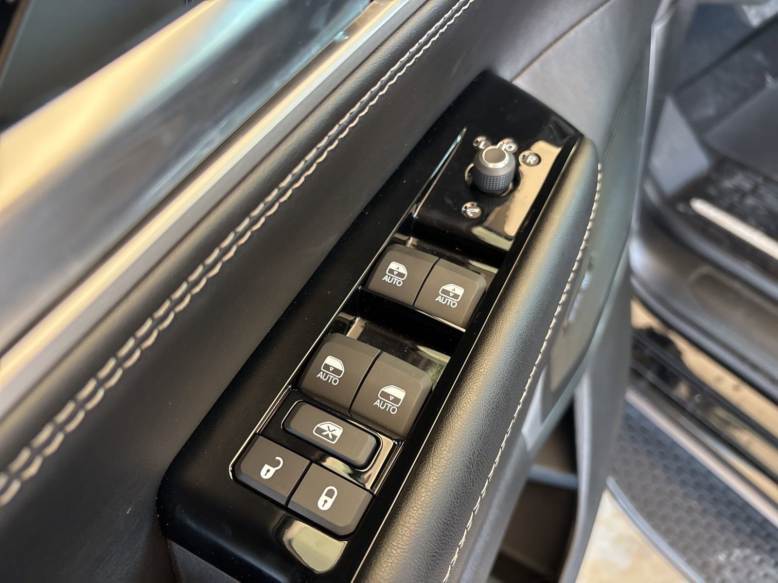 New 2026 Jeep Grand Wagoneer 4WD w/ Quick Order Packge 29V Upland image 12