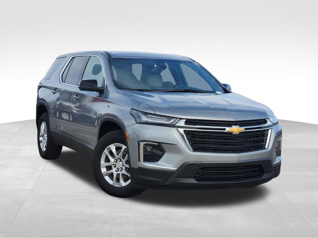 Used 2023 Chevrolet Traverse LS