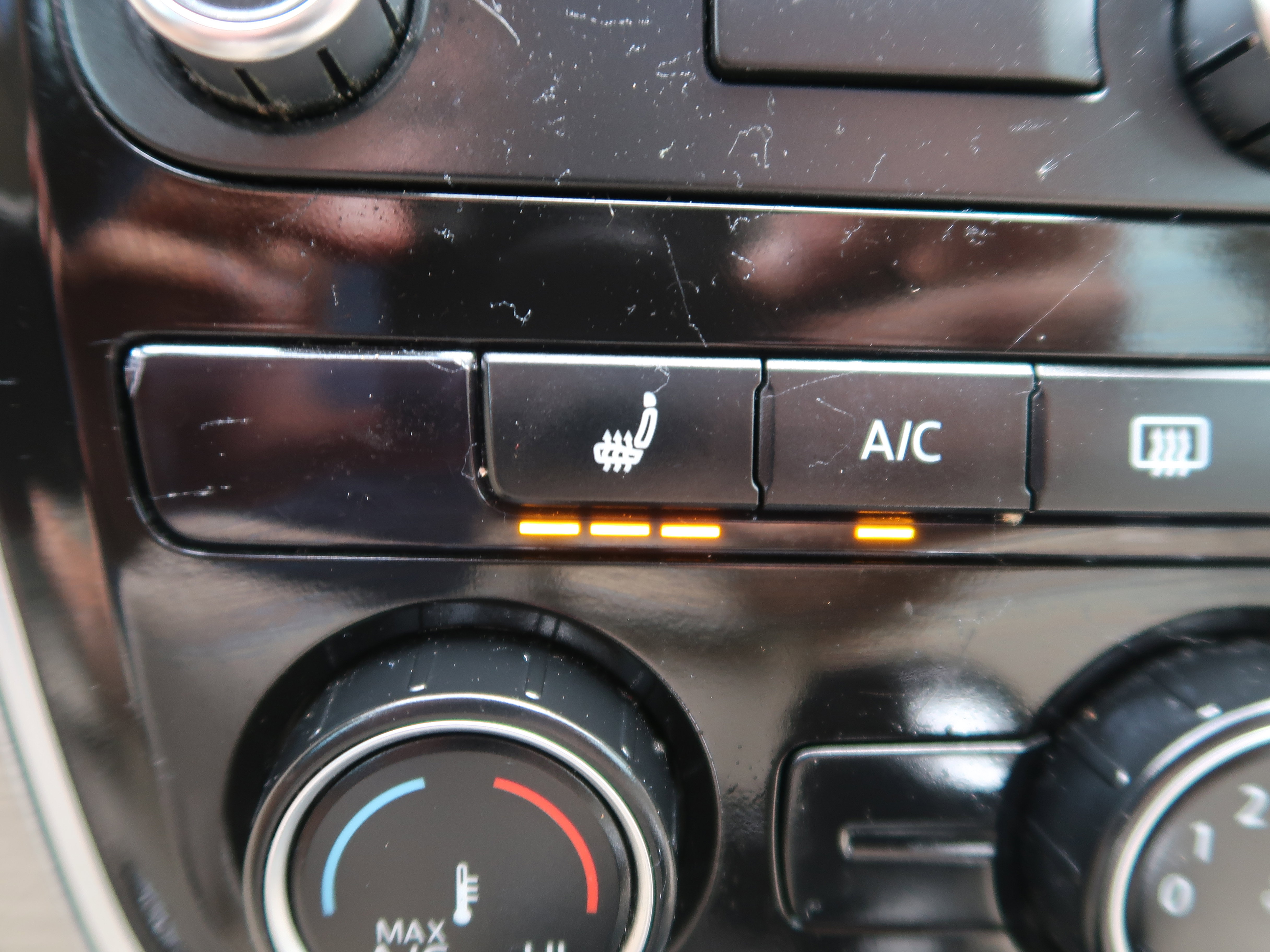 Used 2014 Volkswagen Passat TDI SE FWD image 19