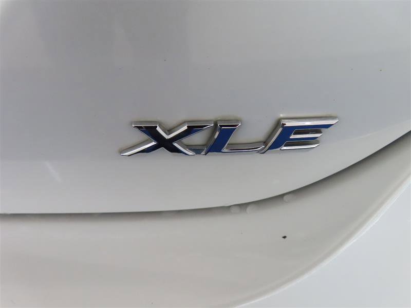 Used 2021 Toyota Camry XLE FWD image 13