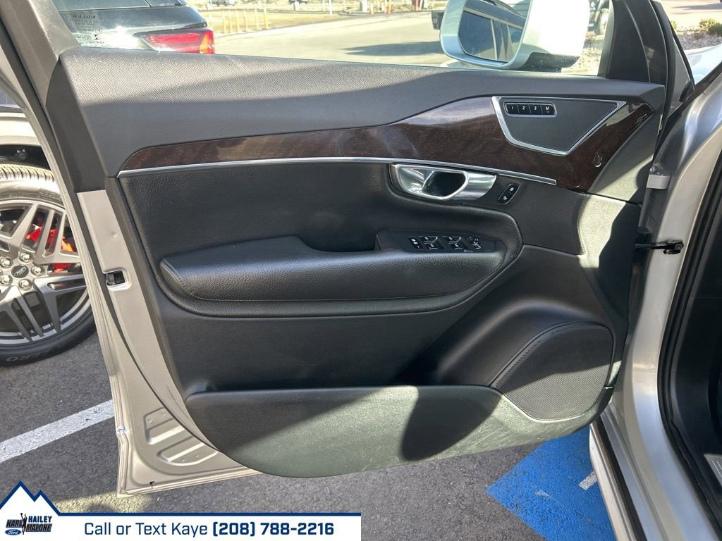 Used 2016 Volvo XC90 T6 Momentum w/ Momentum Plus Package image 21