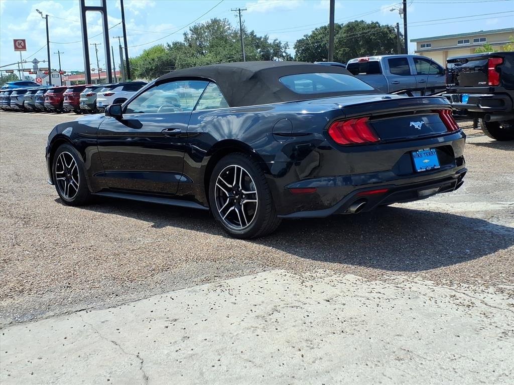 Used 2023 Ford Mustang Premium image 3
