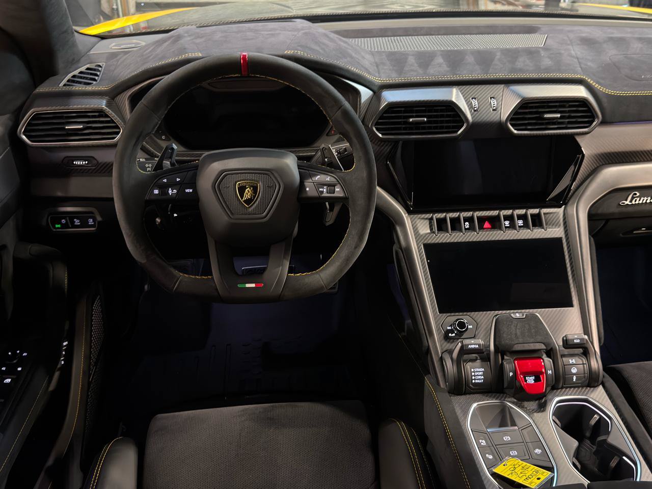 Used 2023 Lamborghini Urus Performante AWD/4WD image 22