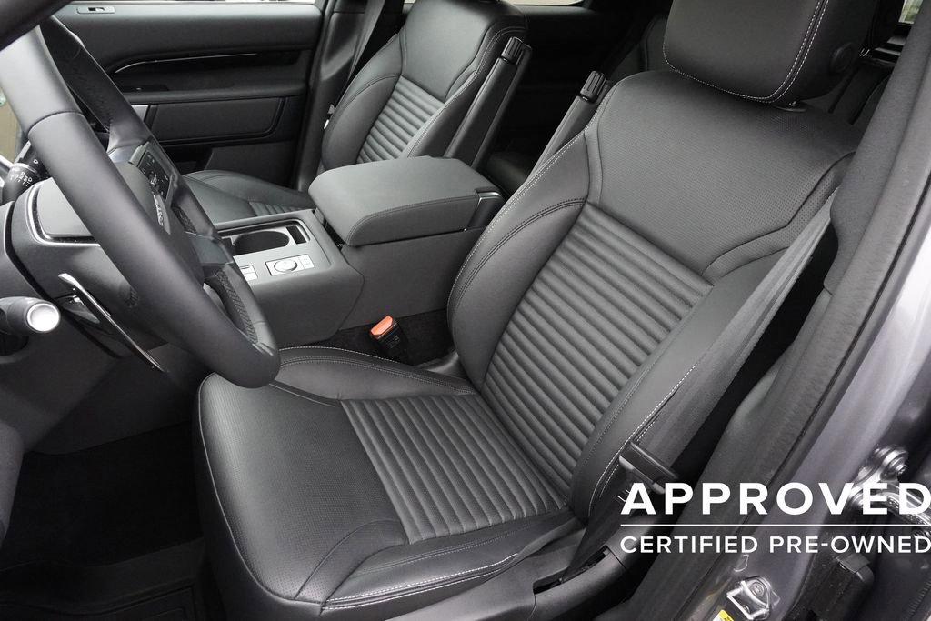 Used 2025 Land Rover Discovery S image 20