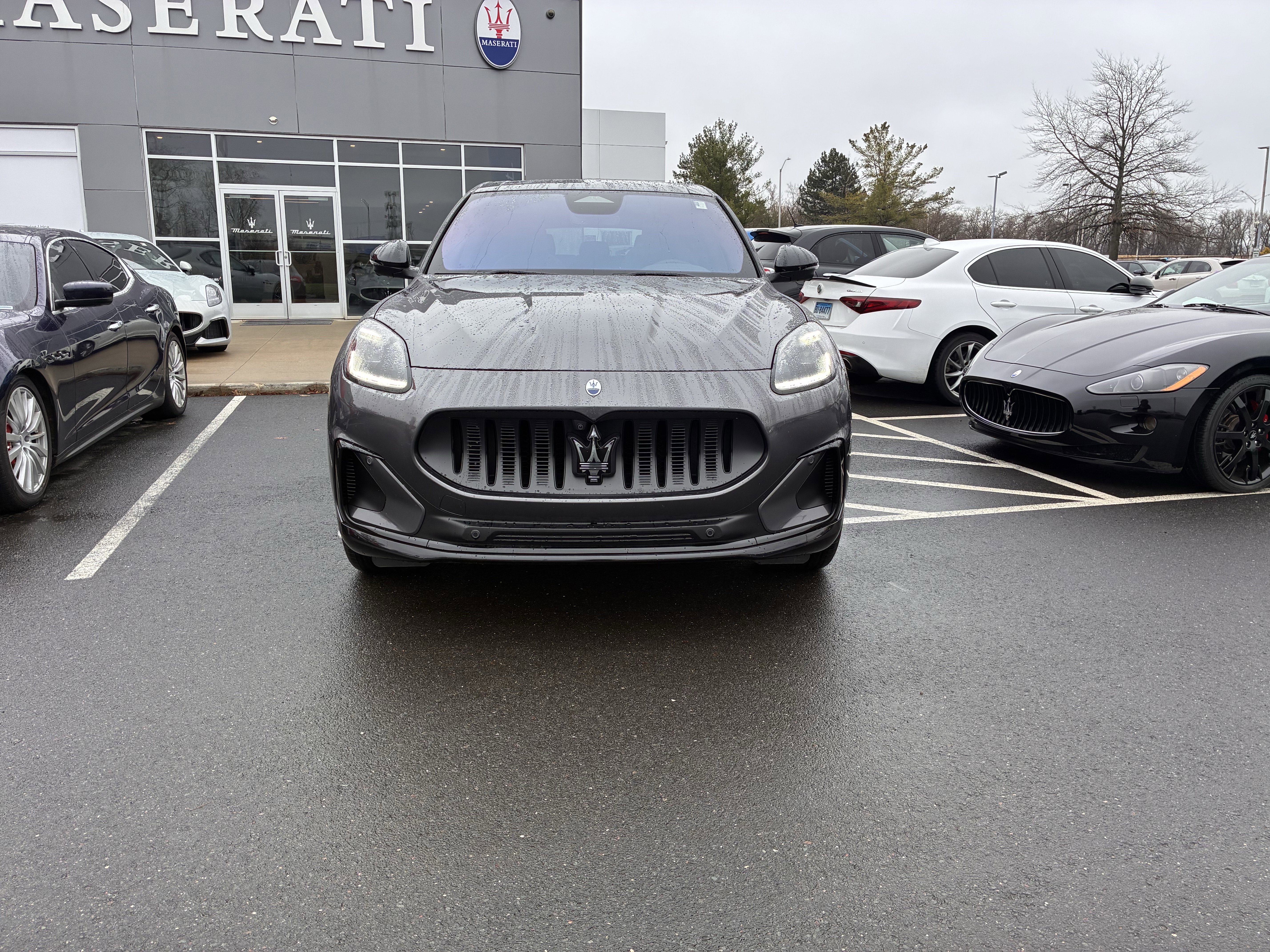 Used 2025 Maserati Grecale Folgore image 3