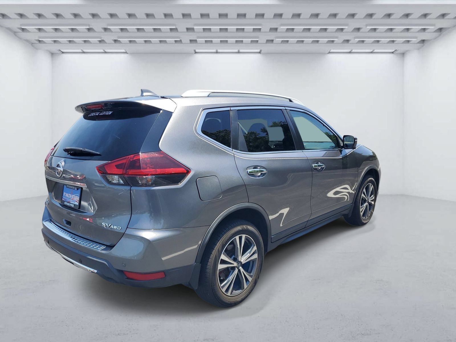 Used 2019 Nissan Rogue SV w/ Premium Package AWD/4WD image 4