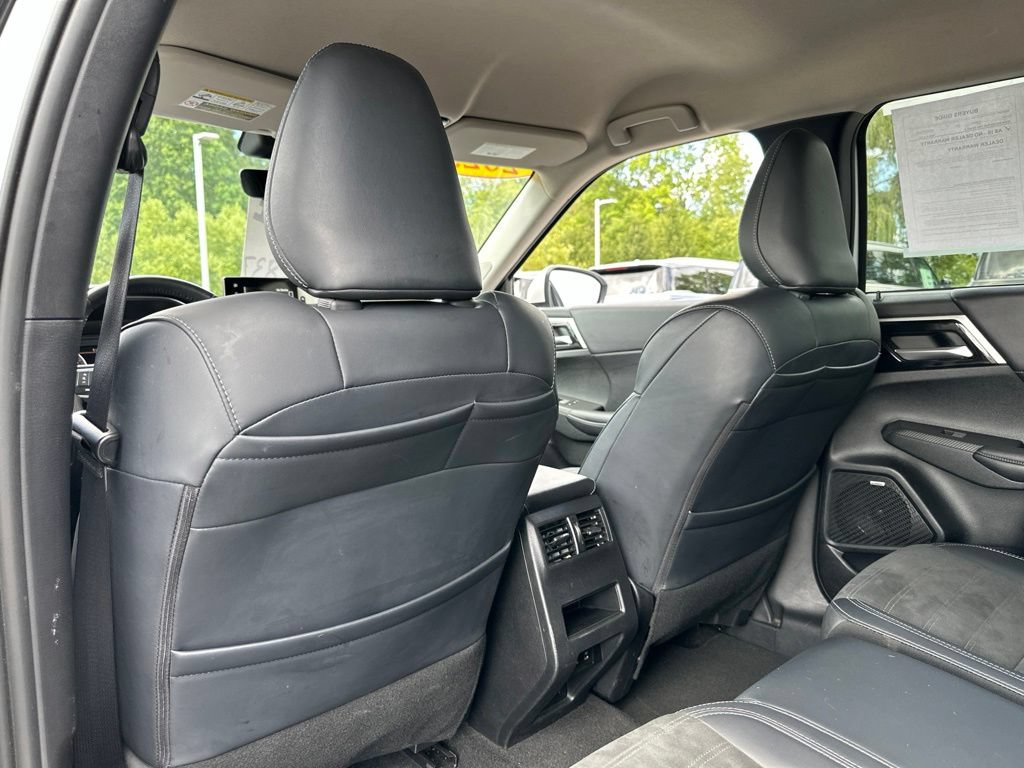 Used 2025 Mitsubishi Outlander SE AWD/4WD image 36