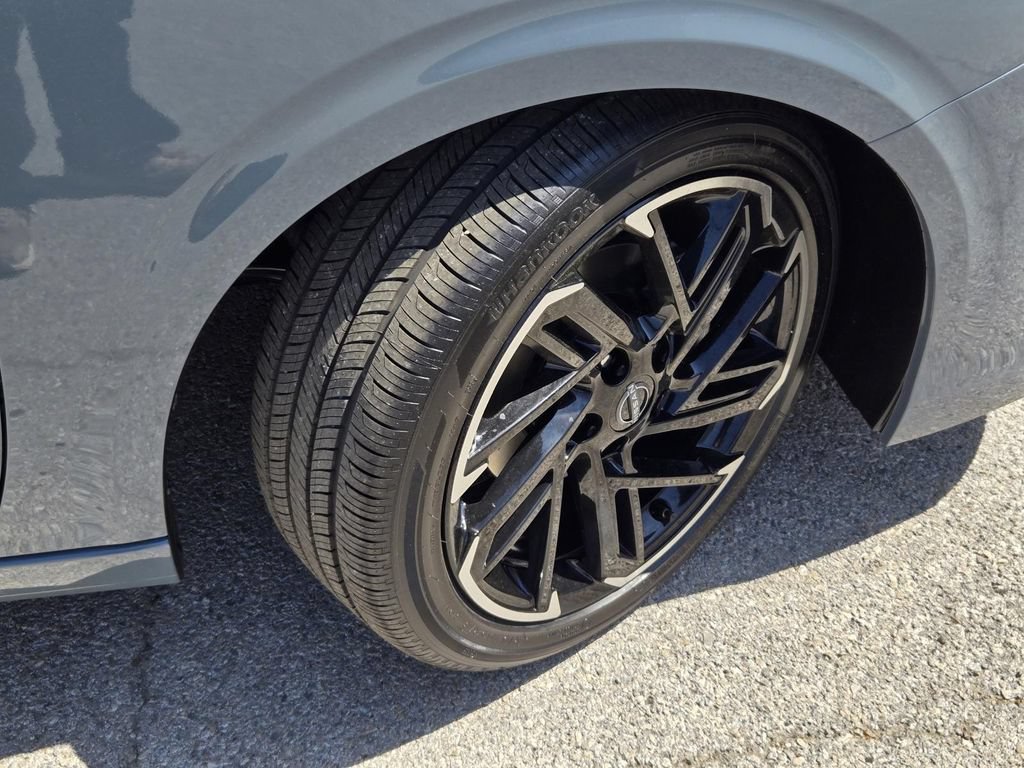 New 2026 Nissan Sentra SR w/ SR Premium Package FWD image 6