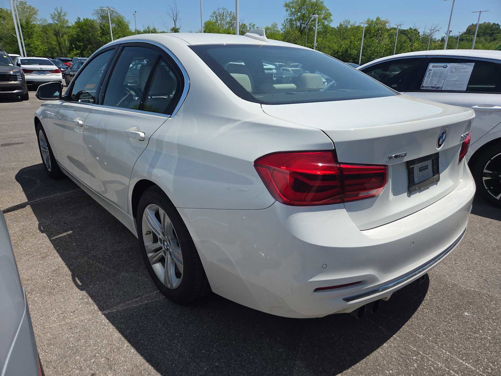 Used 2017 BMW 330i xDrive Sedan image 7