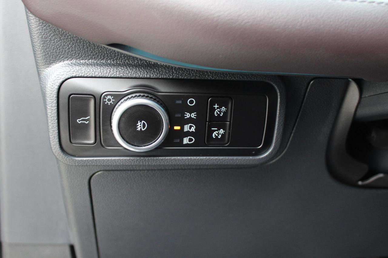 Used 2025 Ford Explorer Platinum w/ LUX Leather Package image 48