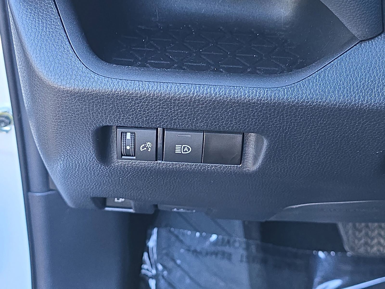 Used 2024 Toyota RAV4 XLE image 30