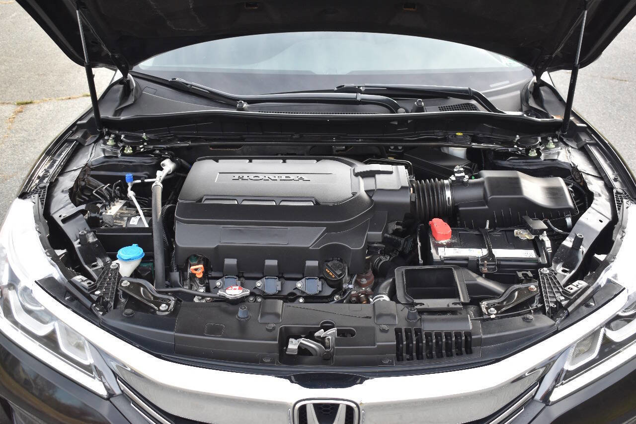 Used 2017 Honda Accord EX-L image 33