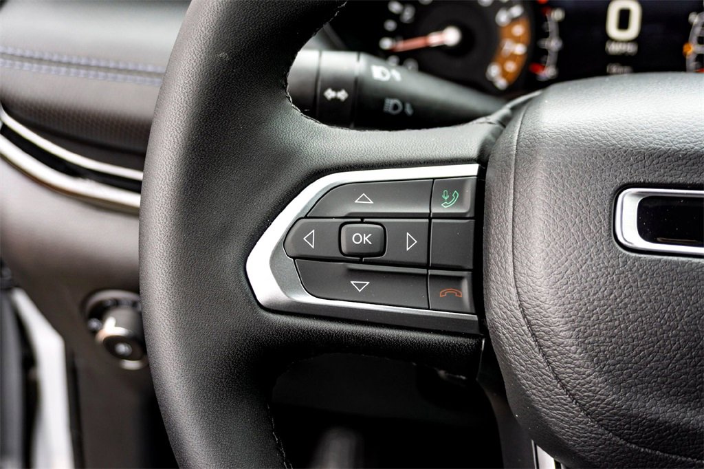 New 2026 Jeep Compass Latitude image 13