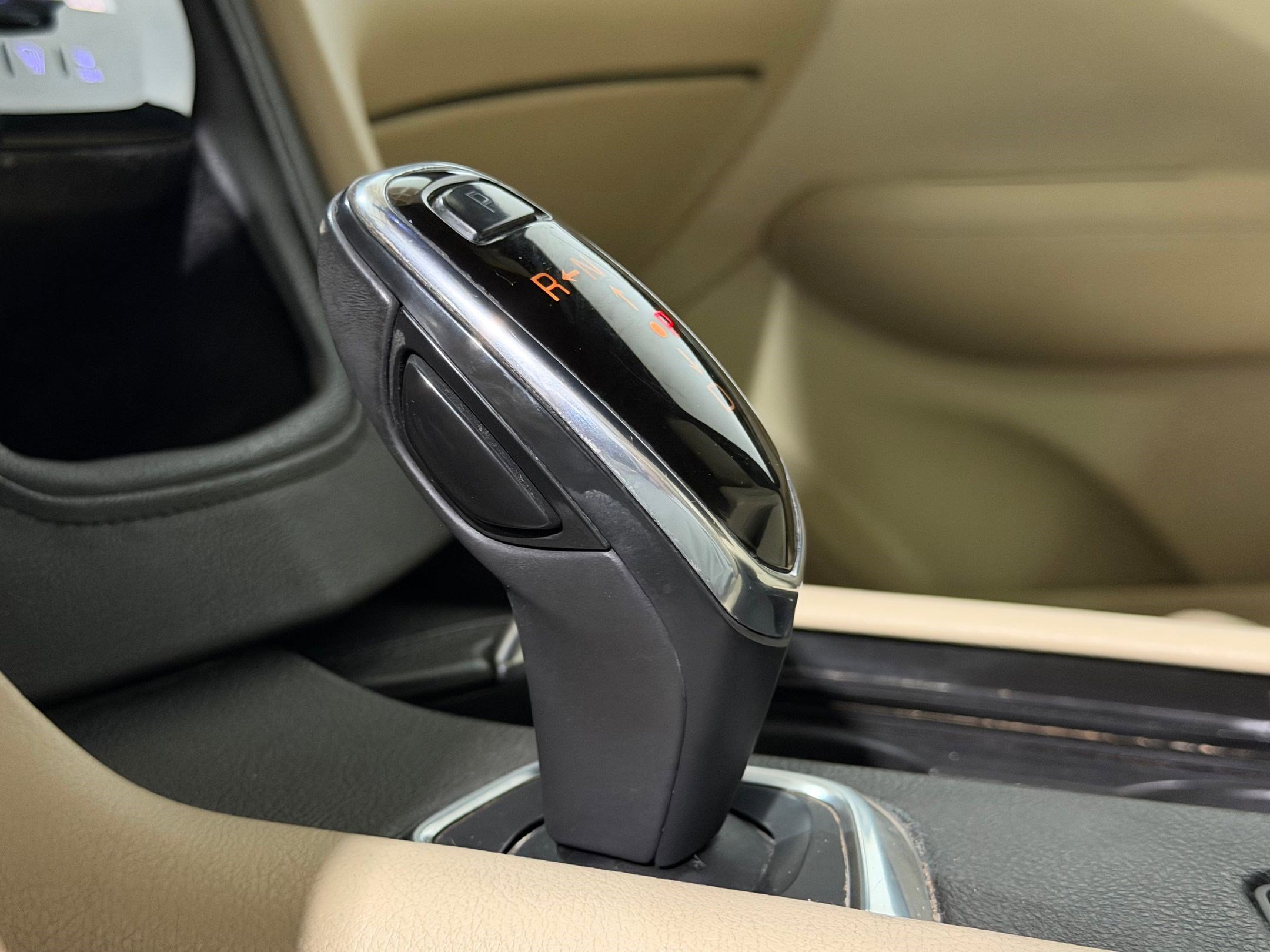 Used 2018 Cadillac XT5 FWD image 14