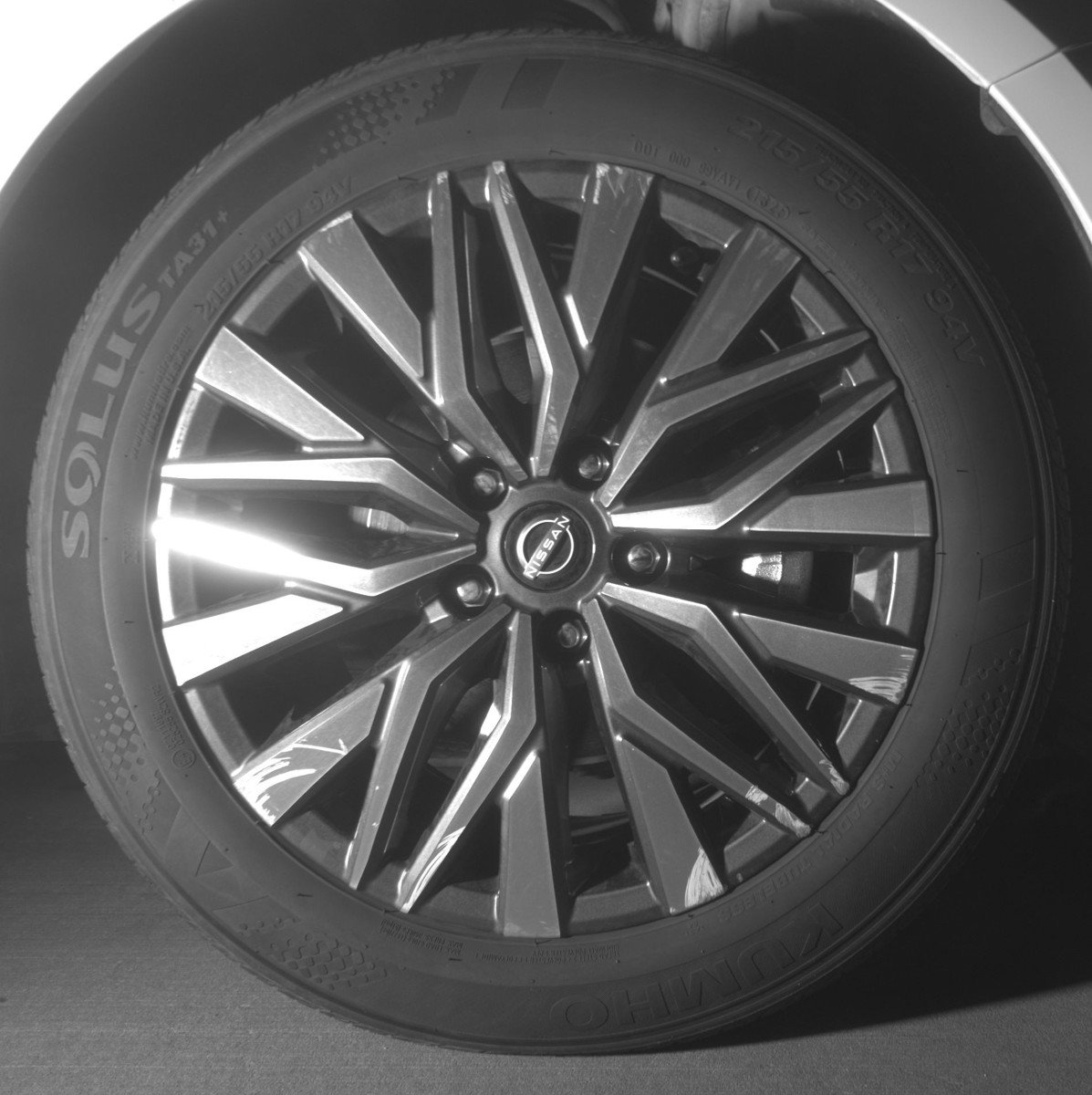 Used 2025 Nissan Altima 2.5 SV FWD image 13