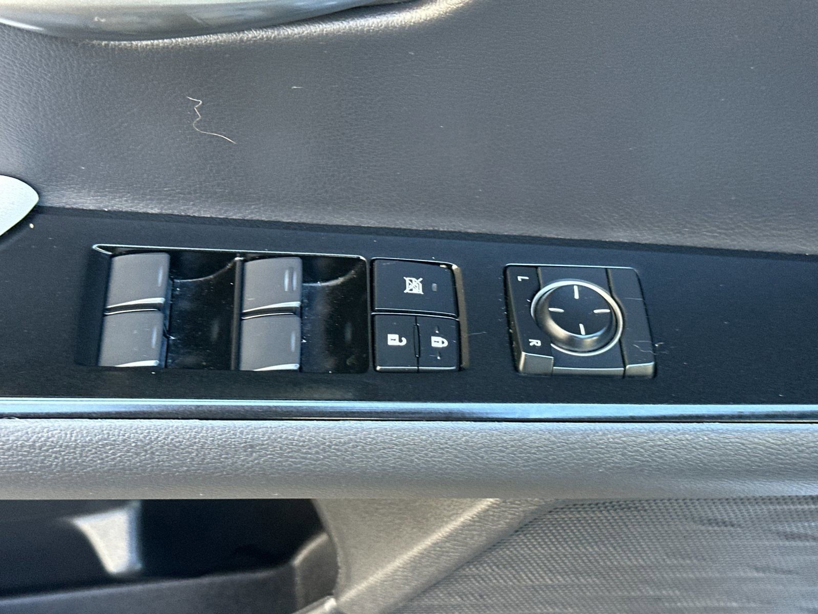 Used 2023 Lexus UX 250h F Sport w/ Accessory Package (Z2) image 12