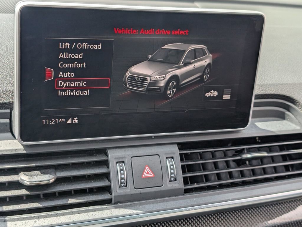 Used 2018 Audi SQ5 Prestige w/ Prestige Package image 22