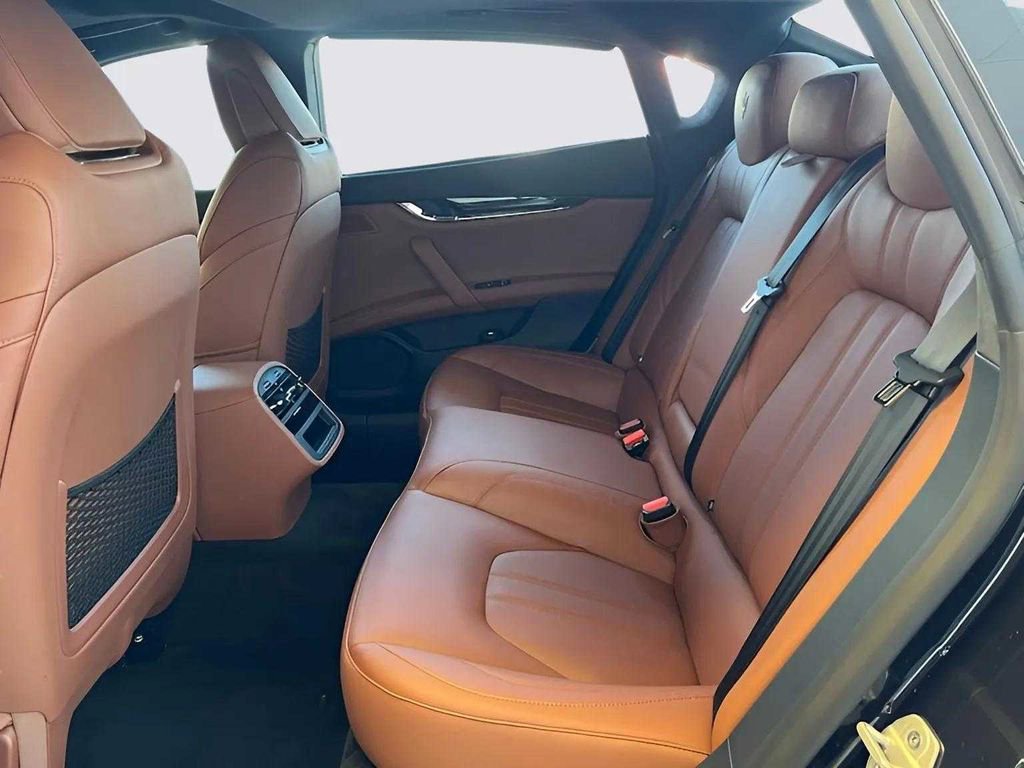 Used 2022 Maserati Quattroporte GT image 25