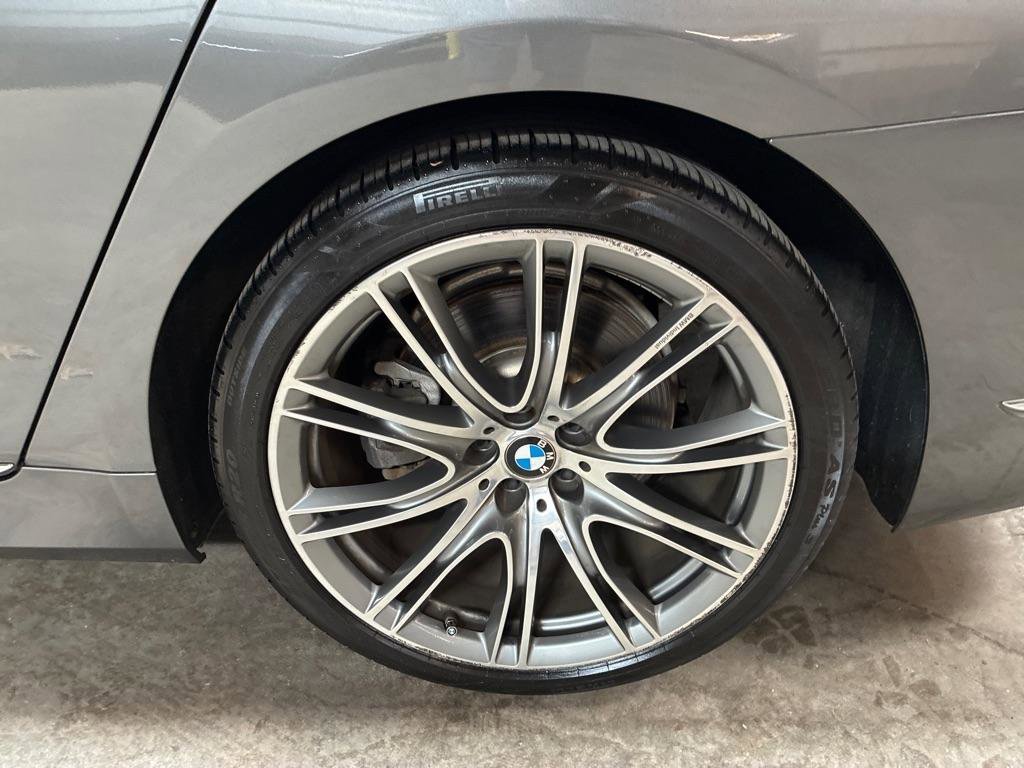 Used 2019 BMW 740i w/ Executive Package RWD image 12