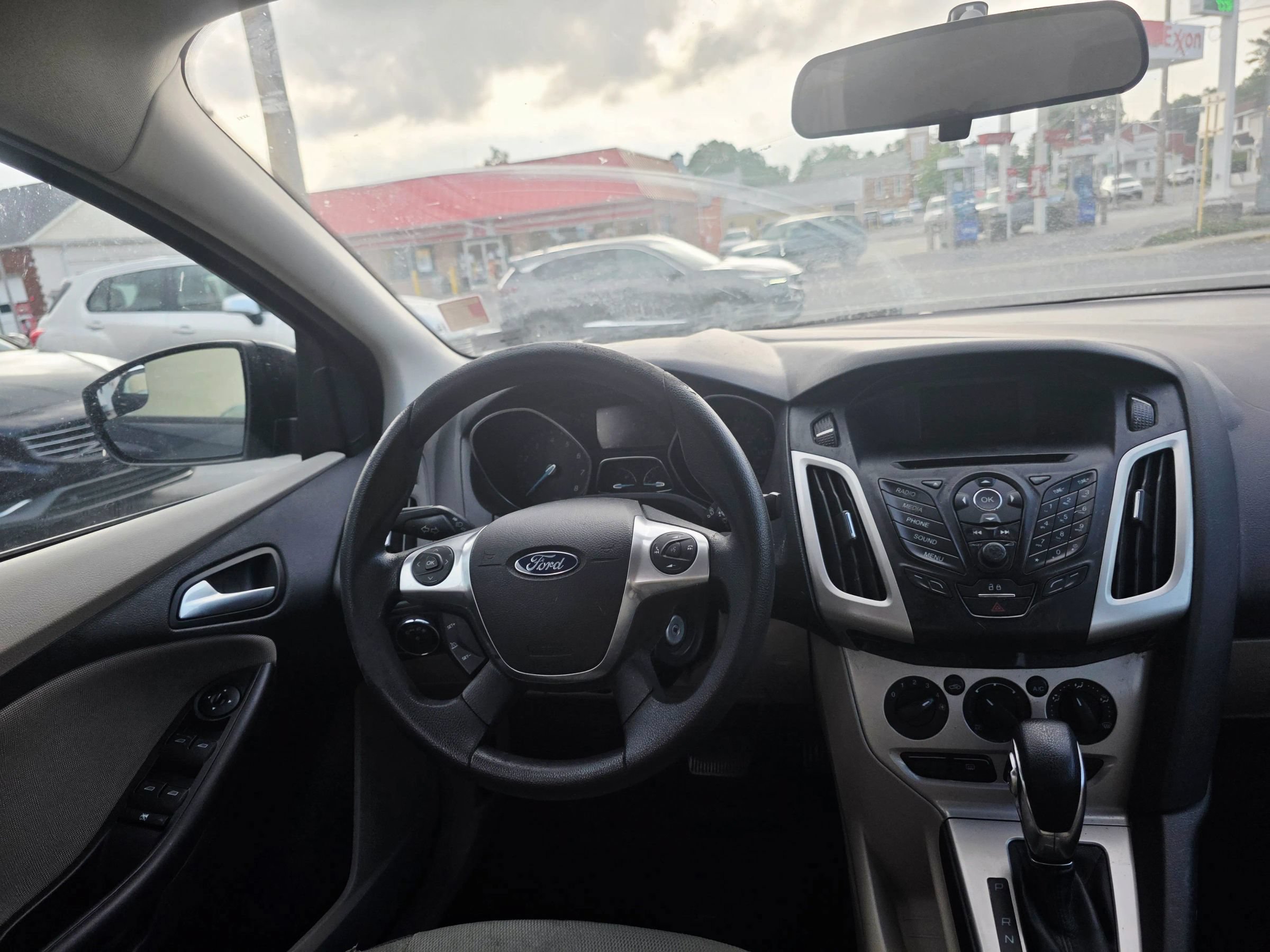 Used 2014 Ford Focus SE FWD image 16