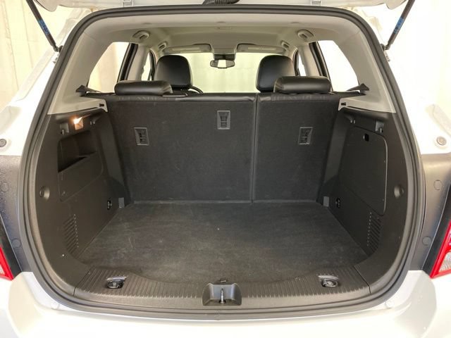 Used 2019 Chevrolet Trax LT w/ LT Convenience Package FWD image 11