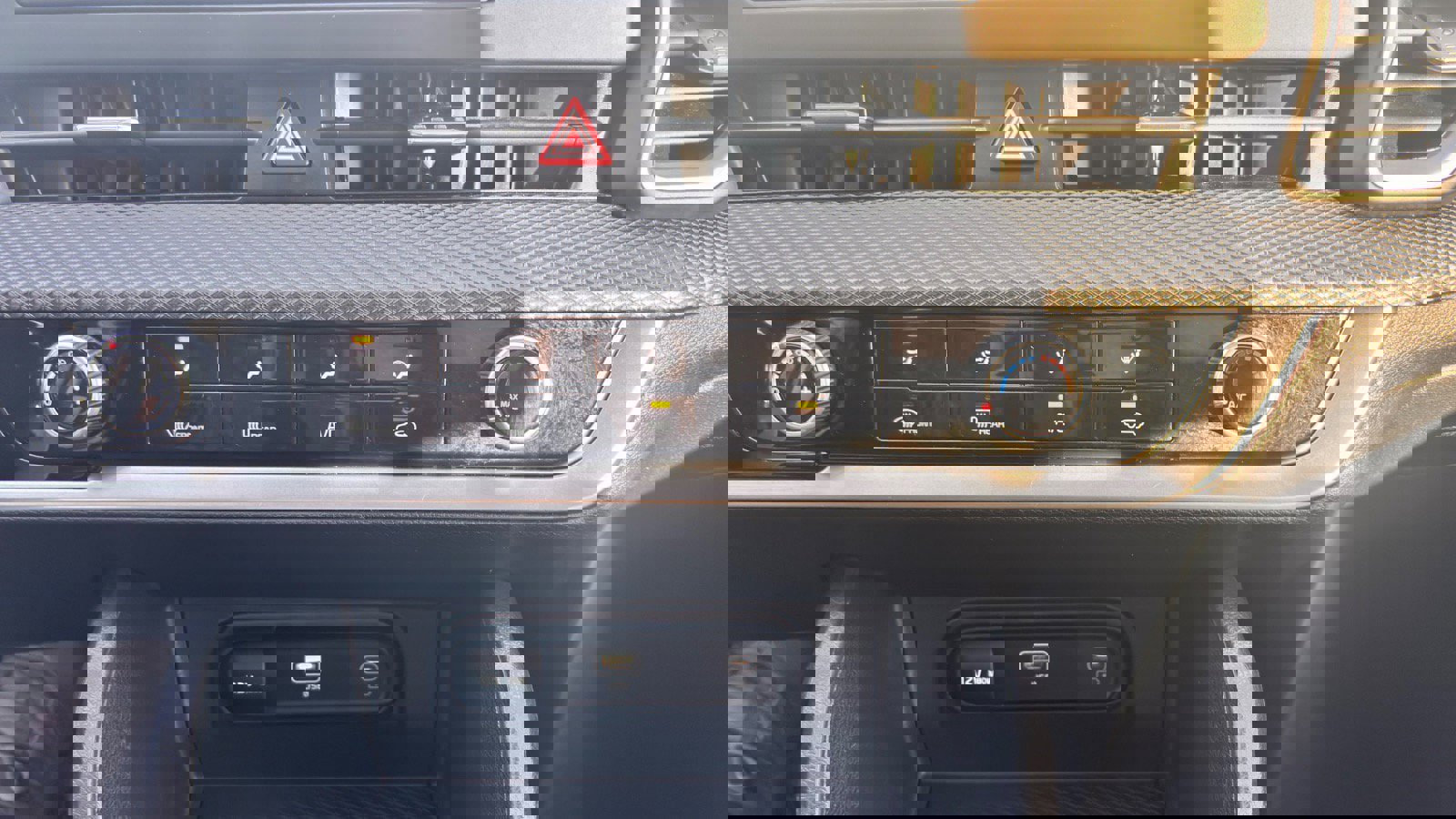 Used 2023 Kia Sportage LX image 35