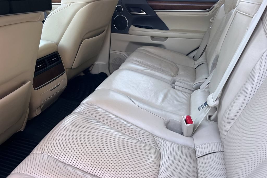 Used 2017 Lexus LX 570 4WD w/ Luxury Package image 14