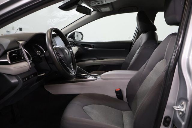 Used 2021 Toyota Camry LE image 12