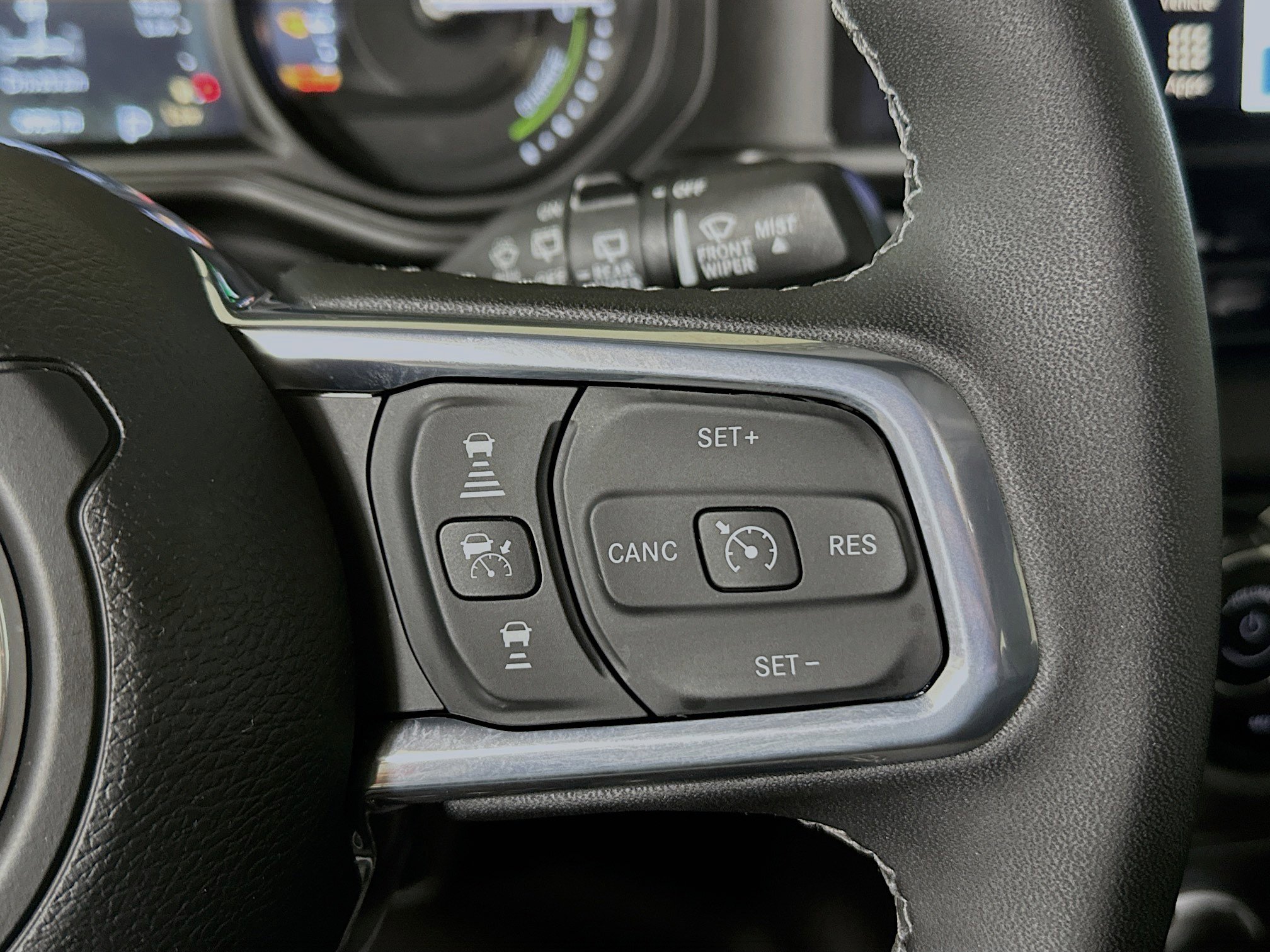 Used 2025 Jeep Wrangler Sahara w/ Safety Group image 17