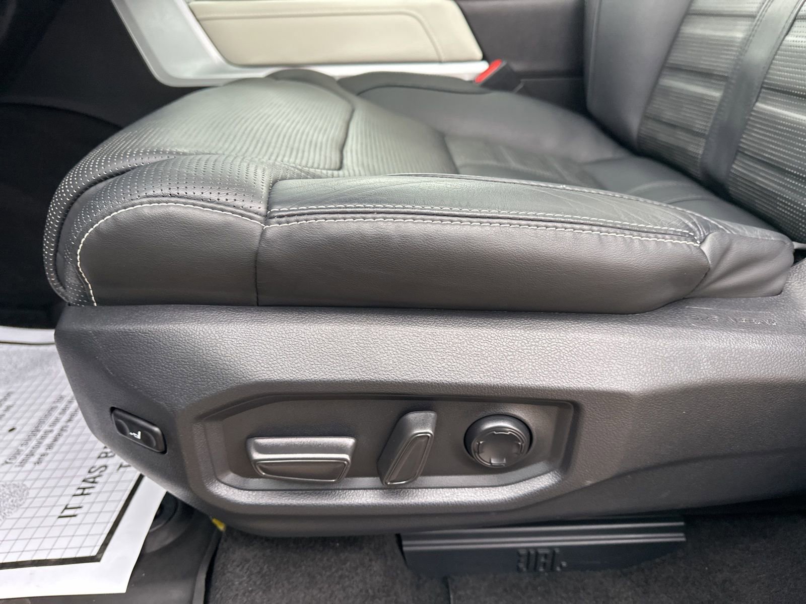 Used 2022 Toyota Tundra Capstone AWD/4WD image 19