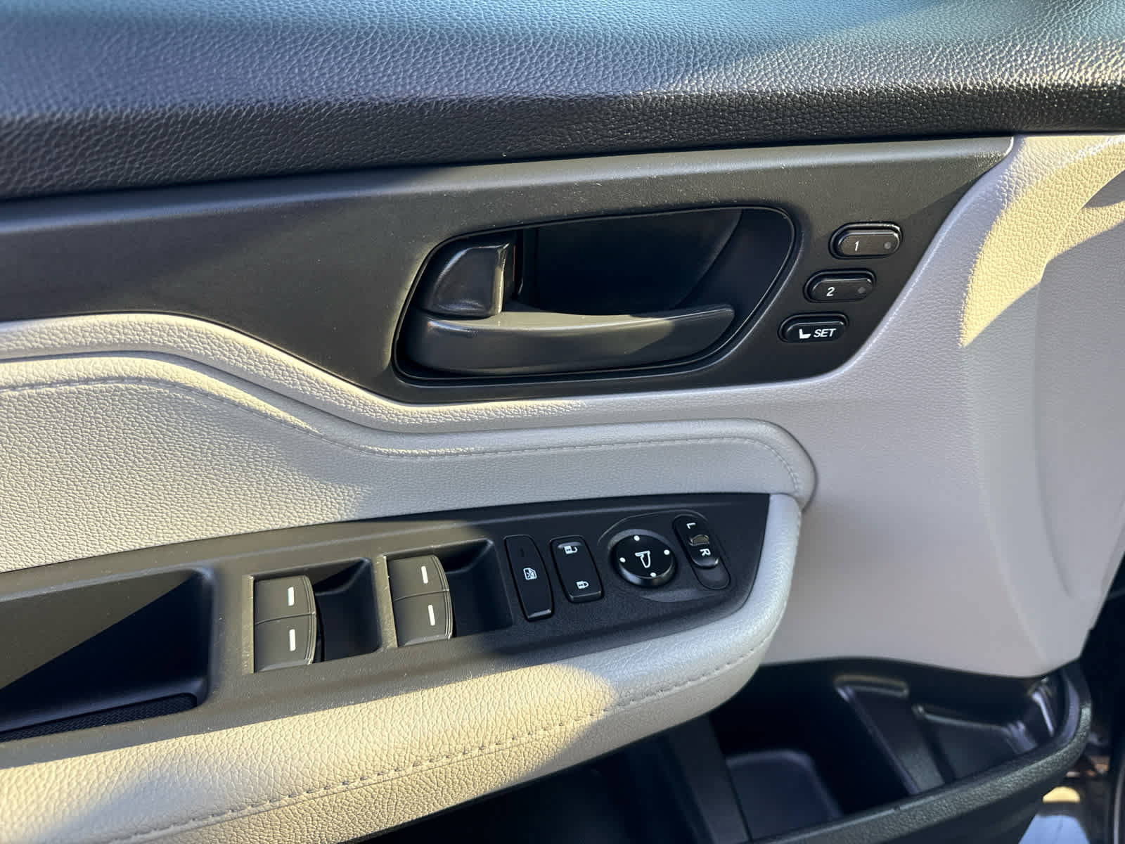 Used 2018 Honda Odyssey EX-L image 10