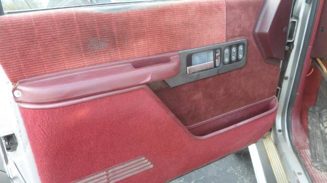 Used 1992 Chevrolet Silverado 2500 4x4 Regular Cab image 20