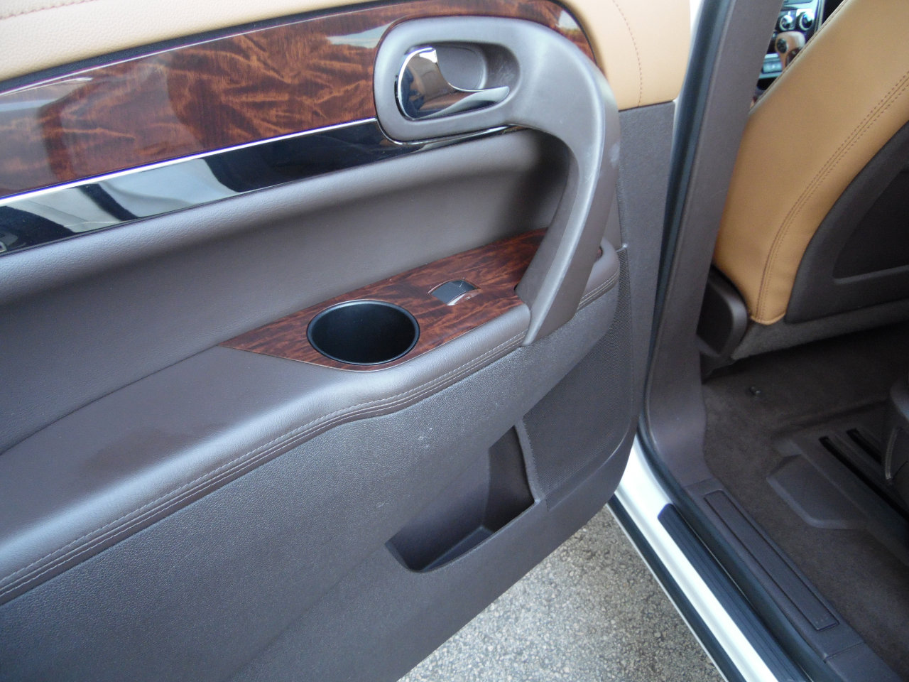 Used 2017 Buick Enclave Leather image 14