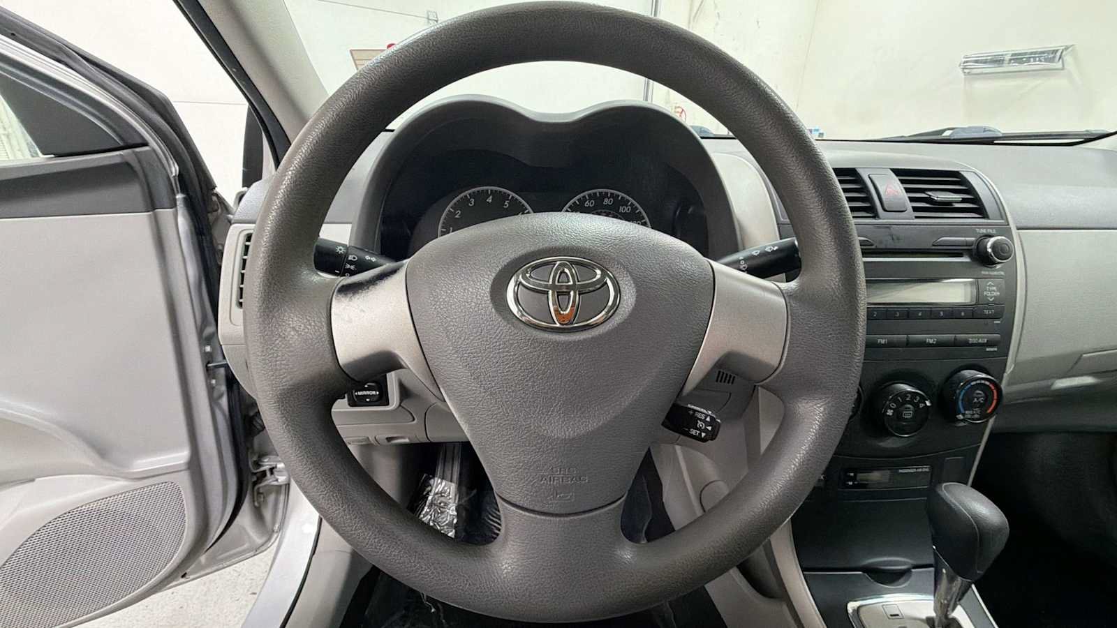 Used 2010 Toyota Corolla LE FWD image 16