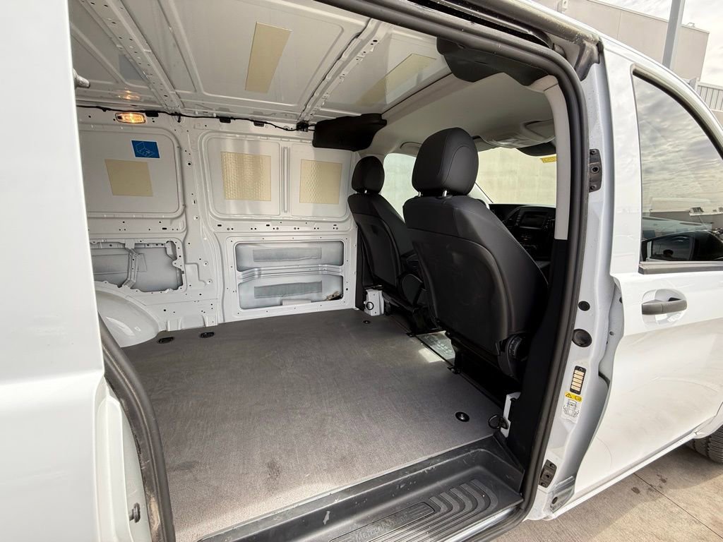 Used 2023 Mercedes-Benz Metris image 13
