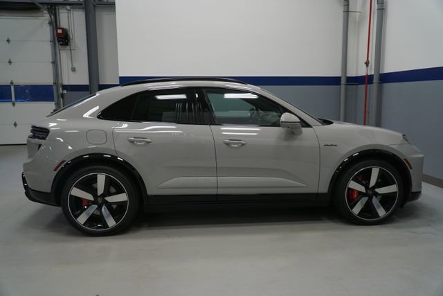 New 2026 Porsche Macan Turbo Electric AWD/4WD image 11