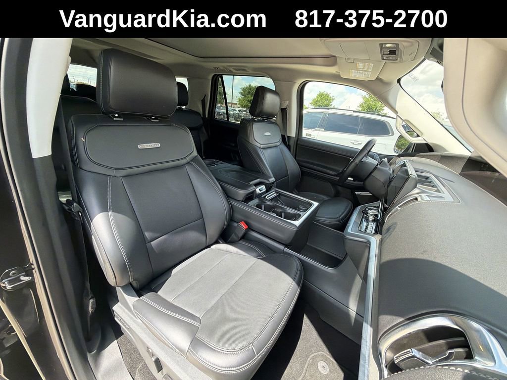 Used 2025 Ford Expedition Max Platinum AWD/4WD image 30