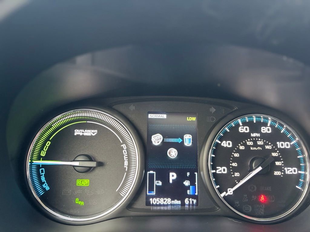 Used 2018 Mitsubishi Outlander GT image 29