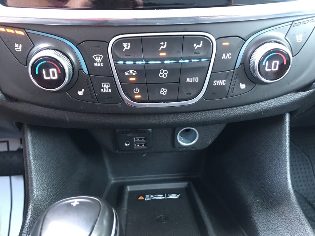 Used 2020 Chevrolet Traverse Premier AWD/4WD image 44