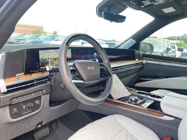 Used 2025 Cadillac Escalade ESV Sport Platinum w/ LPO, ONYX Package AWD/4WD image 10