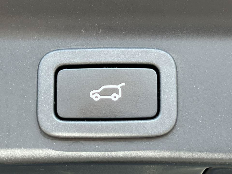 Used 2017 Jaguar F-PACE S AWD/4WD image 38