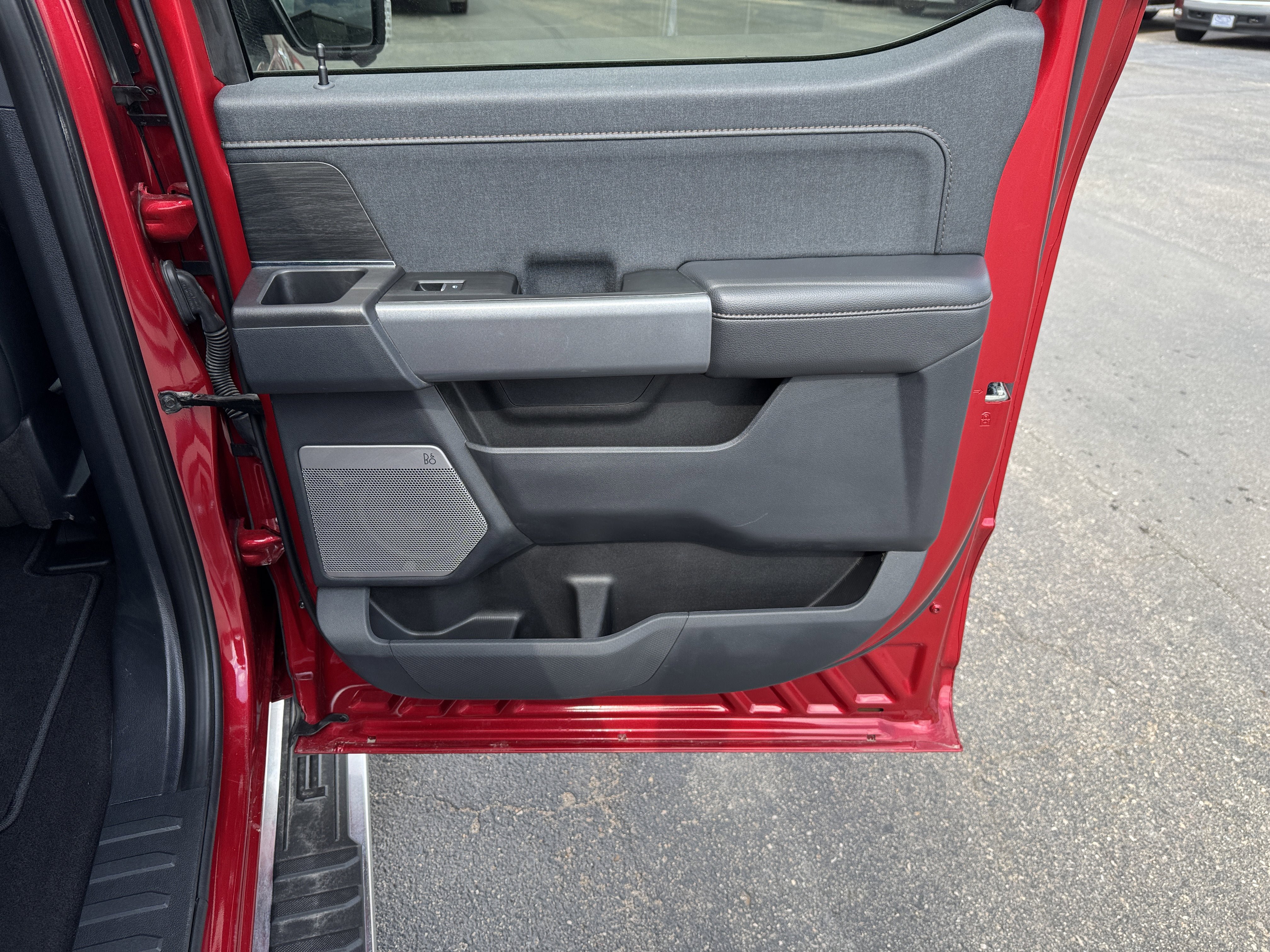 Used 2024 Ford F150 Lariat AWD/4WD image 34