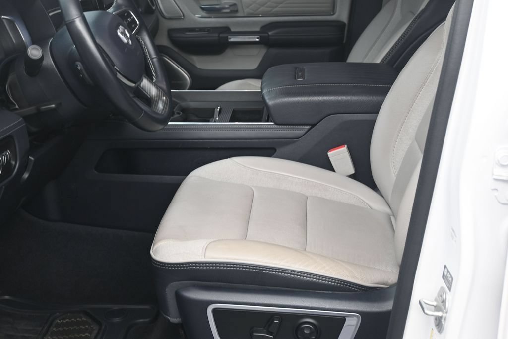 Used 2024 RAM 1500 Limited AWD/4WD image 10